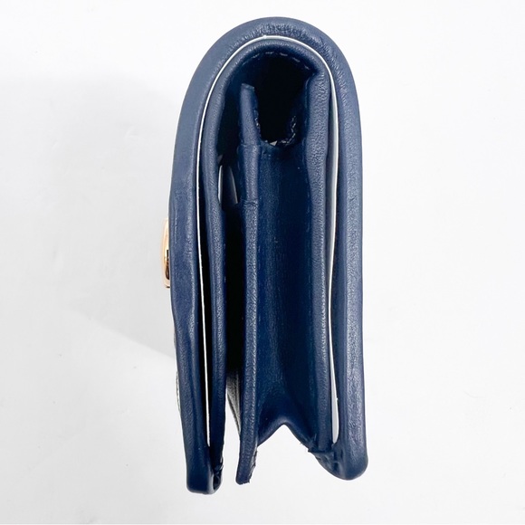 GUCCI Zumi Flora Compact Card Holder Flora Print Compact Wallet😳🔥🔥 - Picture 8 of 15